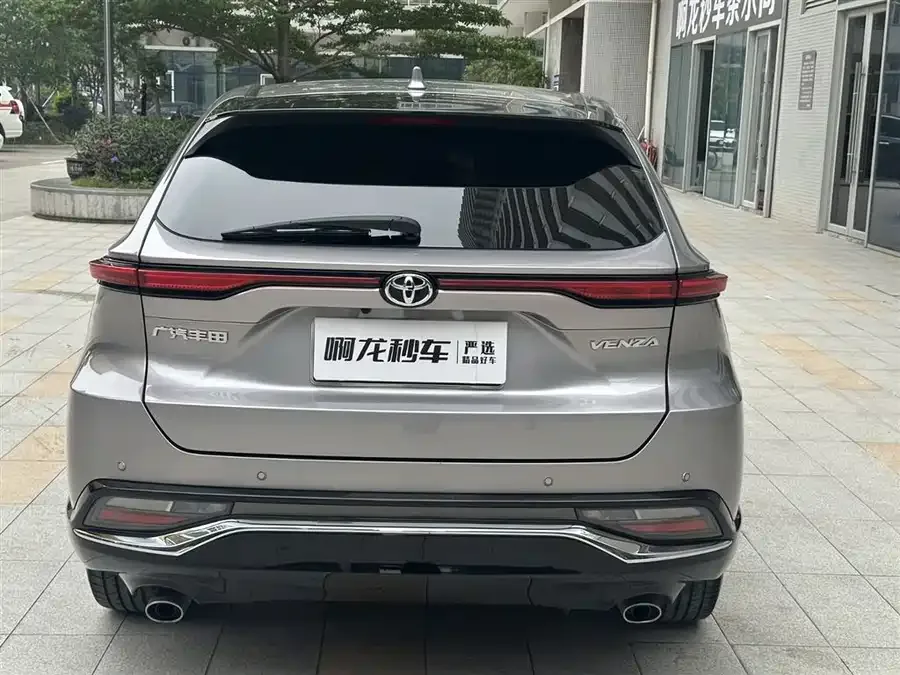 Toyota Venza Venza 2022 2.0L CVT 2WD Premium Edition 2022 — миниатюра 2