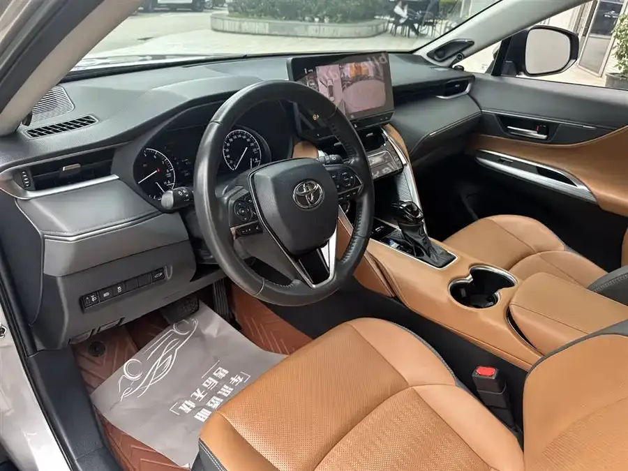 Toyota Venza Venza 2022 2.0L CVT 2WD Premium Edition 2022 — миниатюра 4