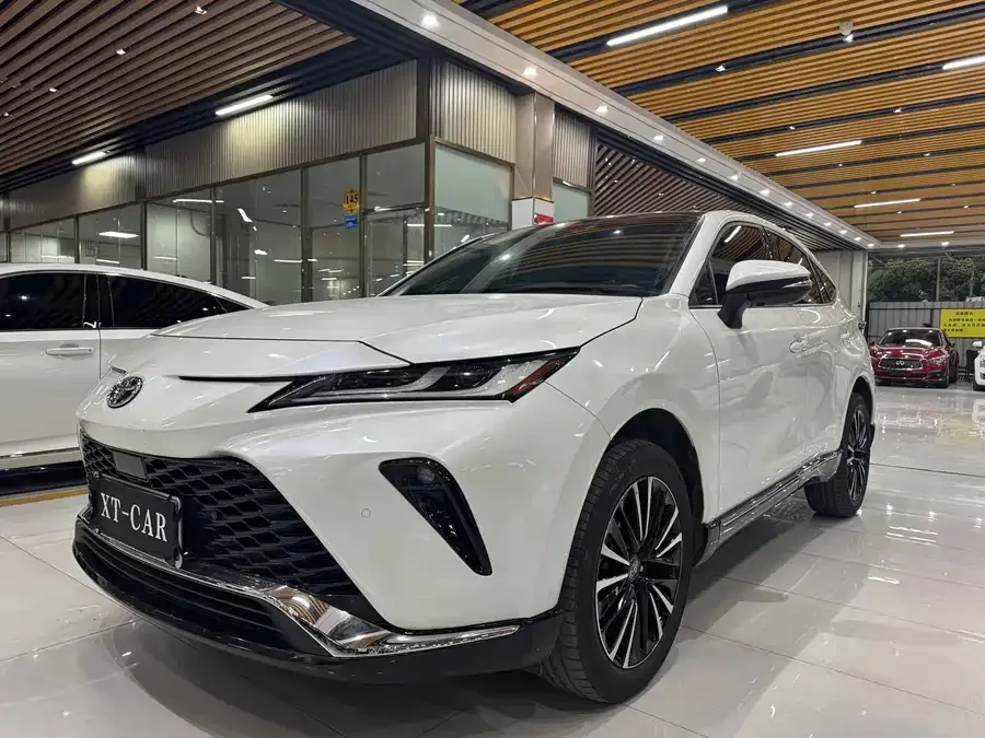 Toyota Venza Venza 2022 2.0L CVT 2WD Premium Edition 2022 — фото 1, купить с доставкой в Москву