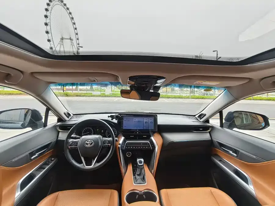 Toyota Venza Venza 2022 2.0L CVT 2WD Premium Edition 2022 — миниатюра 5