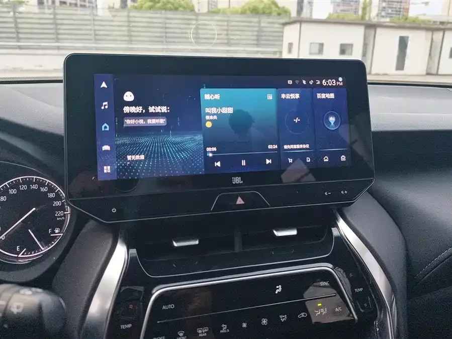 Toyota Venza Venza 2022 2.0L CVT 2WD Premium Edition 2022 — миниатюра 4