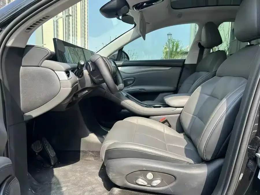 IM Motors LS6 Zhiji LS6 2025 Linglizard Intelligent Driving Edition 2025 — миниатюра 4
