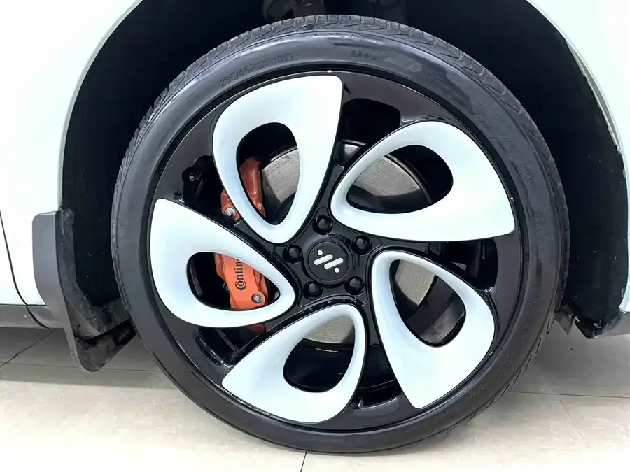 IM Motors LS6 Zhiji LS6 2023 Max Super Performance Edition 2023 — миниатюра 3