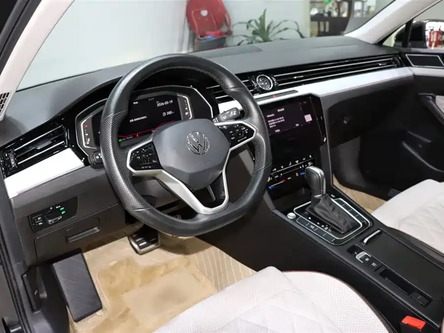 Volkswagen Magotan Magotan 2024 2 million units public enjoyment model 330TSI DSG luxury model 2024 — миниатюра 3