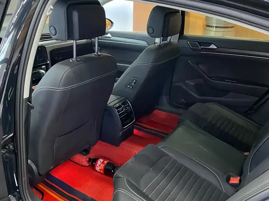 Volkswagen Magotan Magotan 2020 330TSI DSG Luxury Edition 2022 — миниатюра 2