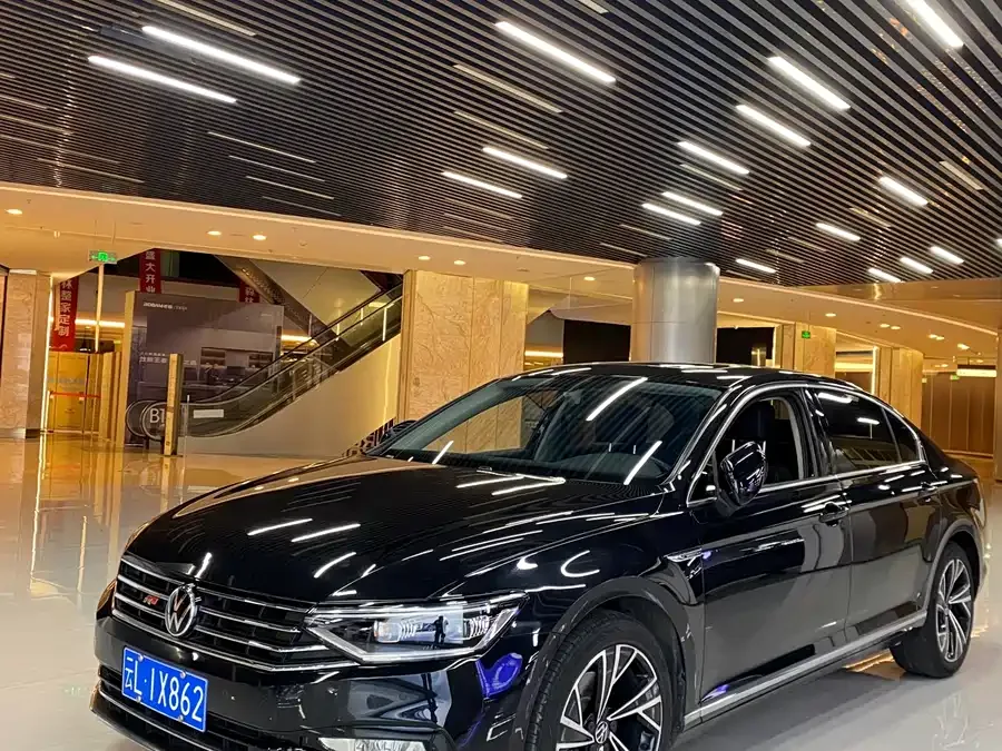 Volkswagen Magotan Magotan 2020 330TSI DSG Luxury Edition 2022 — фото 1, купить с доставкой в Москву