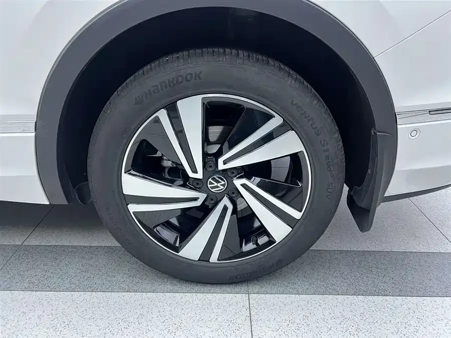 Volkswagen Tiguan X Tiguan X 2022 330TSI 2WD Flagship Edition 2023 — миниатюра 3