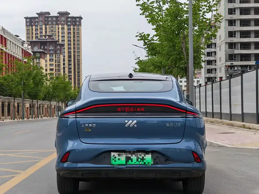 IM Motors LS6 Zhiji LS6 2025 Super Performance Lizard Smart Edition 2025 — миниатюра 4