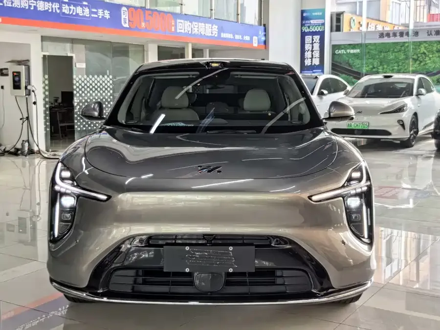 IM Motors LS6 Zhiji LS6 2026 pure electric Max 2025 — миниатюра 2