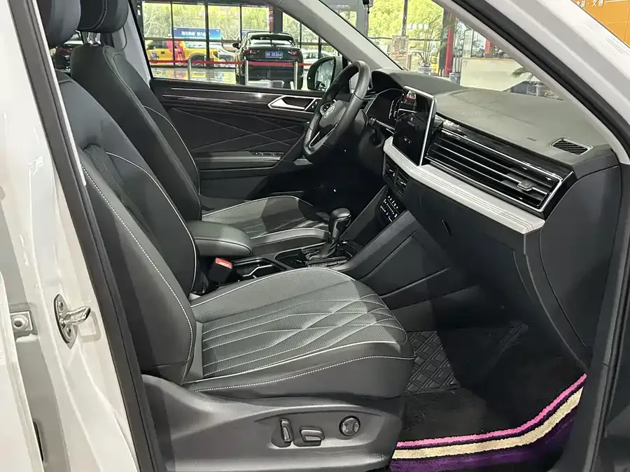 Volkswagen Tiguan L Tiguan L 2023 300TSI Automatic 2WD Smart Edition 2024 — миниатюра 4