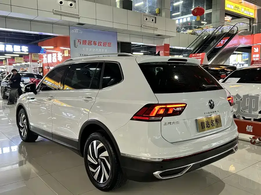 Volkswagen Tiguan L Tiguan L 2023 300TSI Automatic 2WD Smart Edition 2024 — миниатюра 5