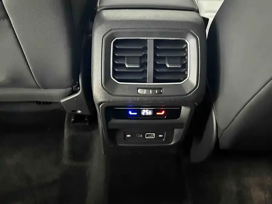 Volkswagen Tiguan X Tiguan X 2022 330TSI 2WD Flagship Edition 2023 — миниатюра 2