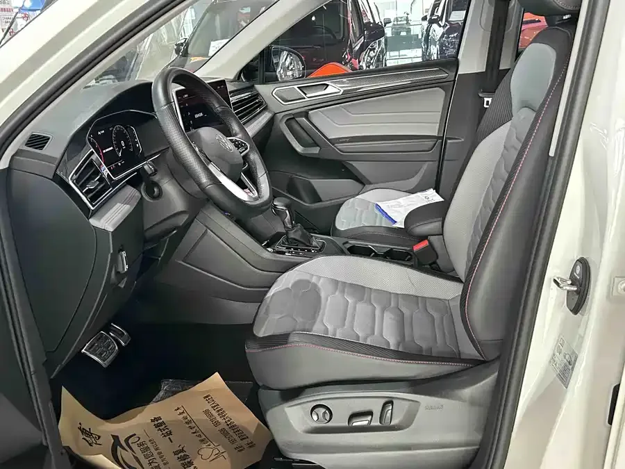 Volkswagen Tiguan X Tiguan X 2022 330TSI 2WD Flagship Edition 2023 — миниатюра 4