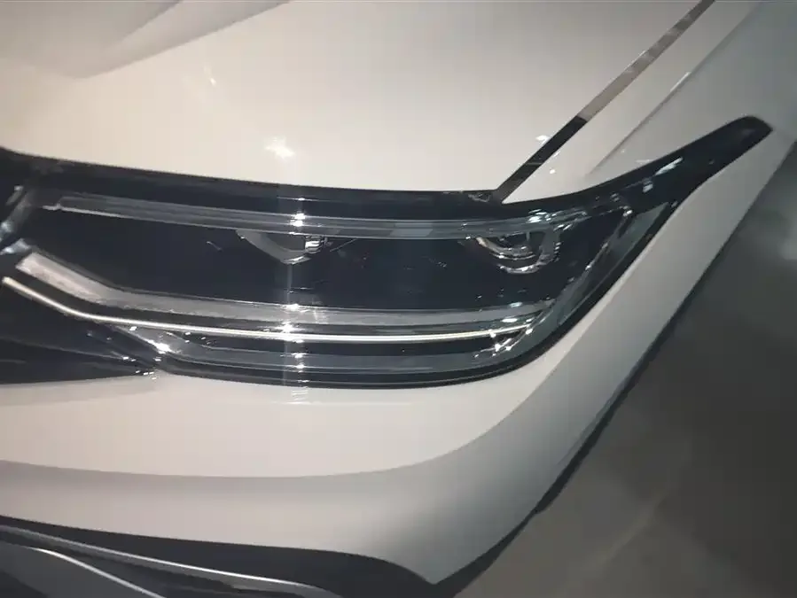 Volkswagen Tiguan L Tiguan L 2023 300TSI Automatic 2WD Smart Edition 2023 — миниатюра 2