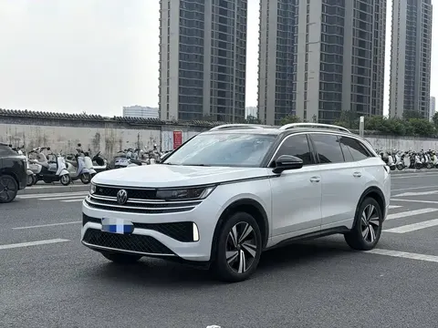 Volkswagen Tavendor 2024 купить в Москве