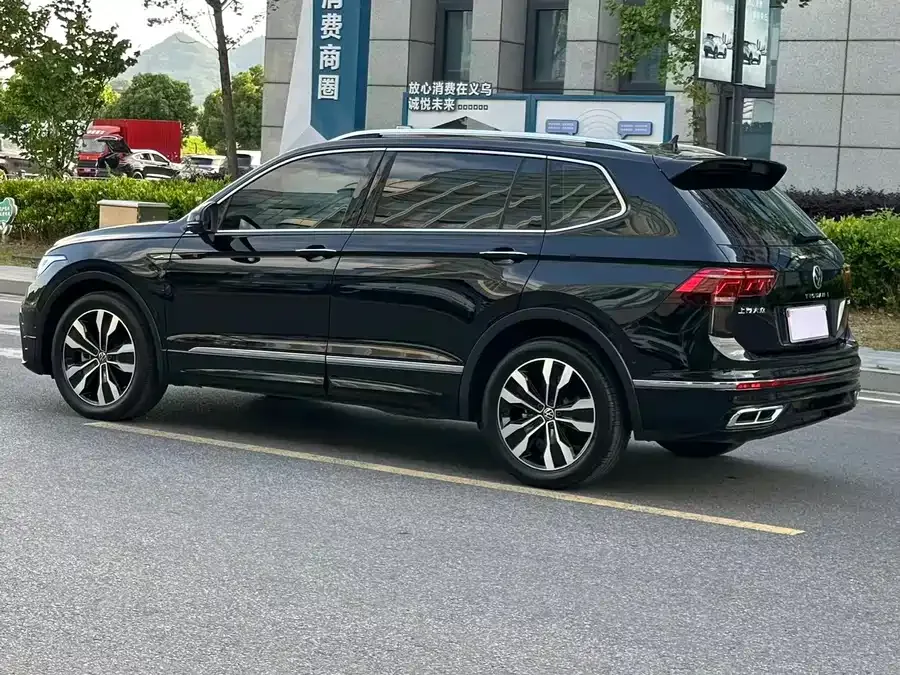 Volkswagen Tiguan L Tiguan L 2024 330TSI Automatic 2WD R-Line Enjoy Edition 2024 — миниатюра 3