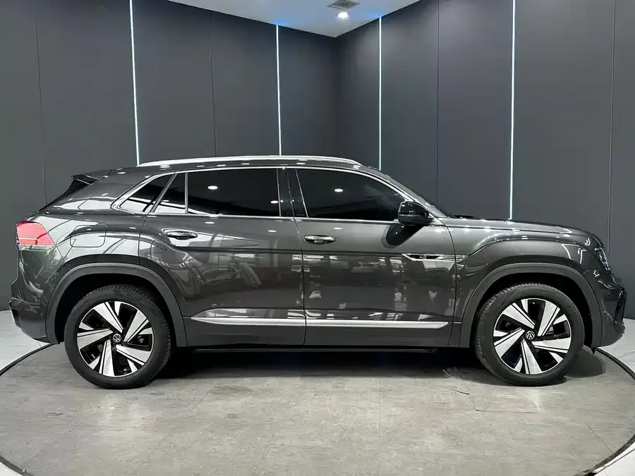 Volkswagen Teramont 2021 Touron Touron X 380TSI 4WD Luxury Edition 2023 — миниатюра 2