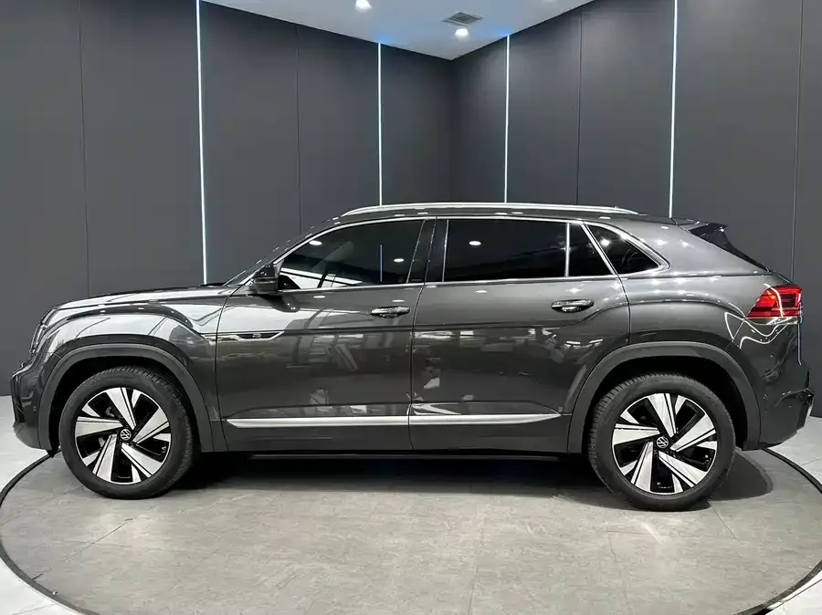 Volkswagen Teramont 2021 Touron Touron X 380TSI 4WD Luxury Edition 2023 — миниатюра 4