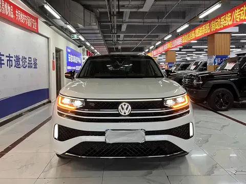Volkswagen Tavendor 2024 купить в Москве