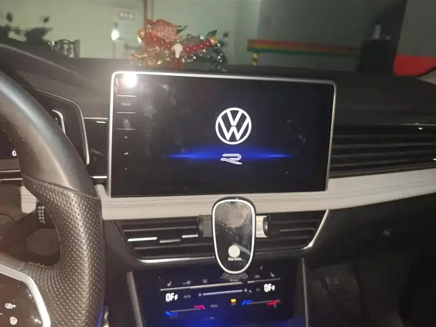 Volkswagen Tiguan L Tiguan L 2023 330TSI Automatic 2WD R-Line Enjoy Edition 2024 — миниатюра 4