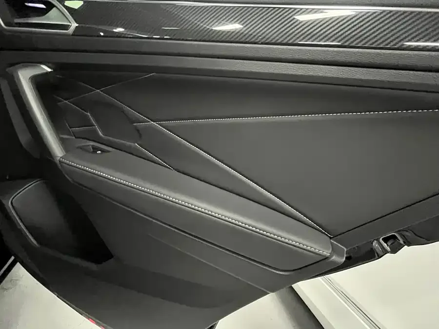 Volkswagen Tiguan L Tiguan L 2023 330TSI Automatic 2WD R-Line Enjoy Edition 2023 — миниатюра 3