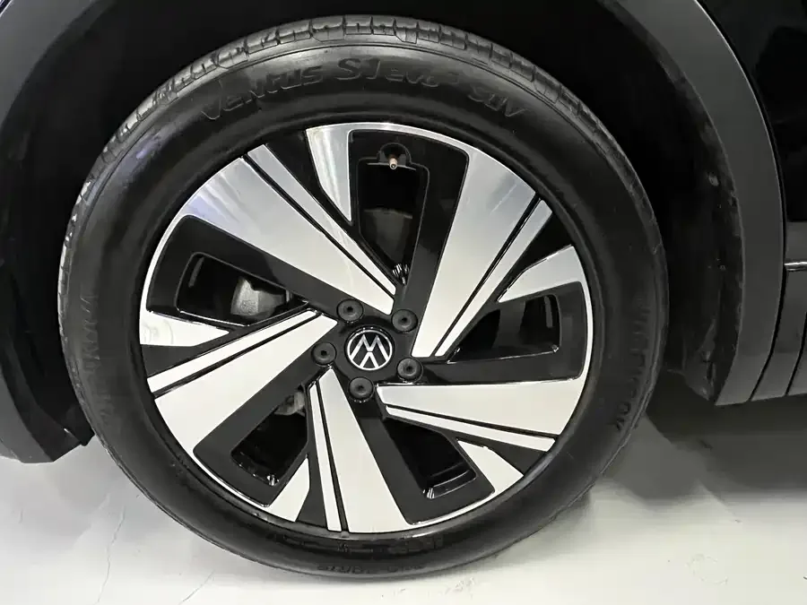 Volkswagen Tiguan L Tiguan L 2023 330TSI Automatic 2WD R-Line Enjoy Edition 2023 — миниатюра 5