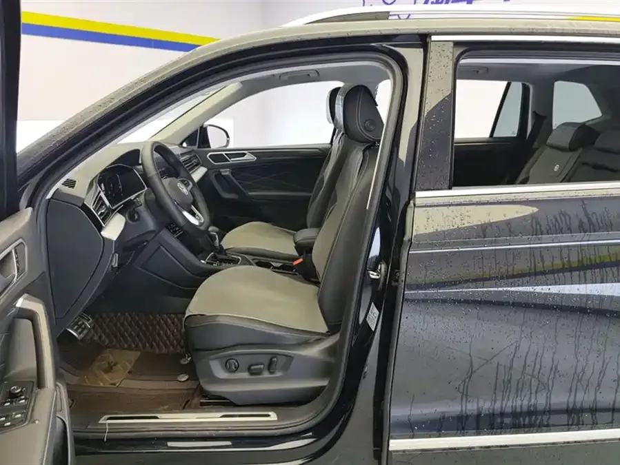 Volkswagen Tiguan L Tiguan L 2024 330TSI Automatic 2WD R-Line Enjoy Edition 2024 — миниатюра 3