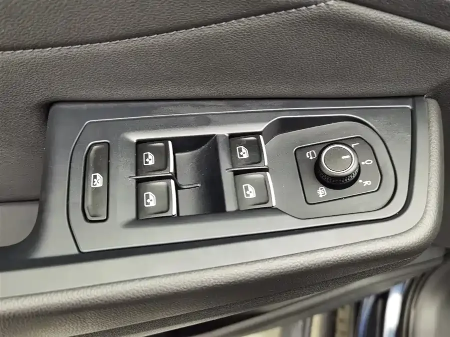 Volkswagen Talagon Lanjing 2023 facelift 530TSI 4WD flagship Shengjing version Pro 6 seats 2023 — миниатюра 3