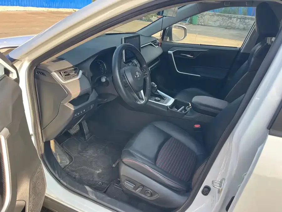 Toyota RAV4 Rongfang Hybrid E+ RAV4 Rongfang Dual Engine E+ 2021 2.5L 2WD Elite Pro 2022 — миниатюра 3