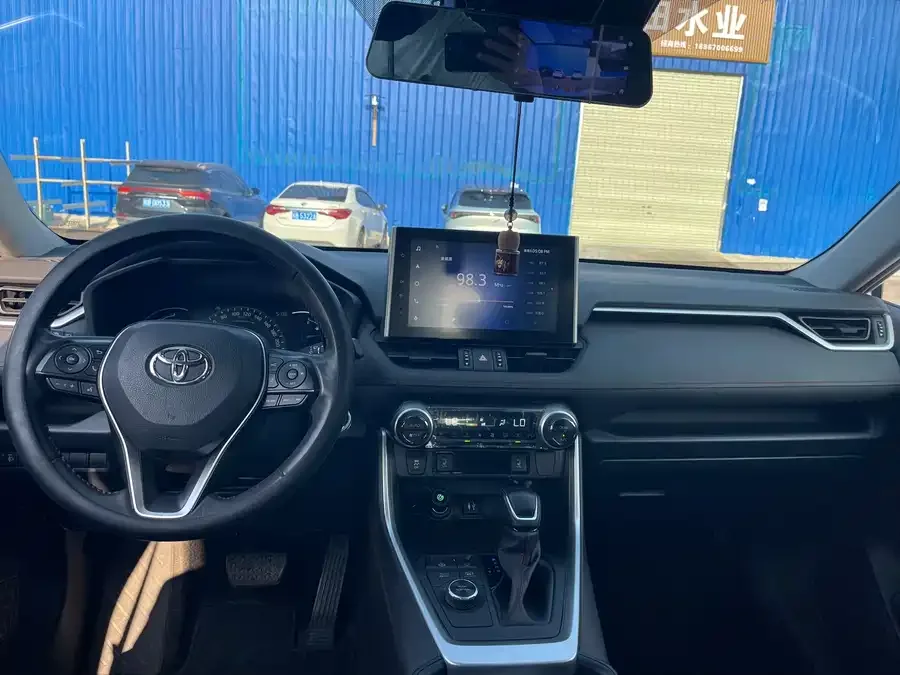 Toyota RAV4 Rongfang Hybrid E+ RAV4 Rongfang Dual Engine E+ 2021 2.5L 2WD Elite Pro 2022 — миниатюра 5