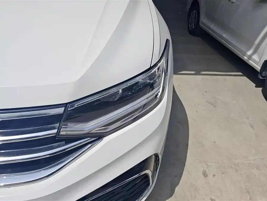 Volkswagen Tiguan L Tiguan L 2022 330TSI Automatic 2WD R-Line Enjoy Edition 2022 — миниатюра 2