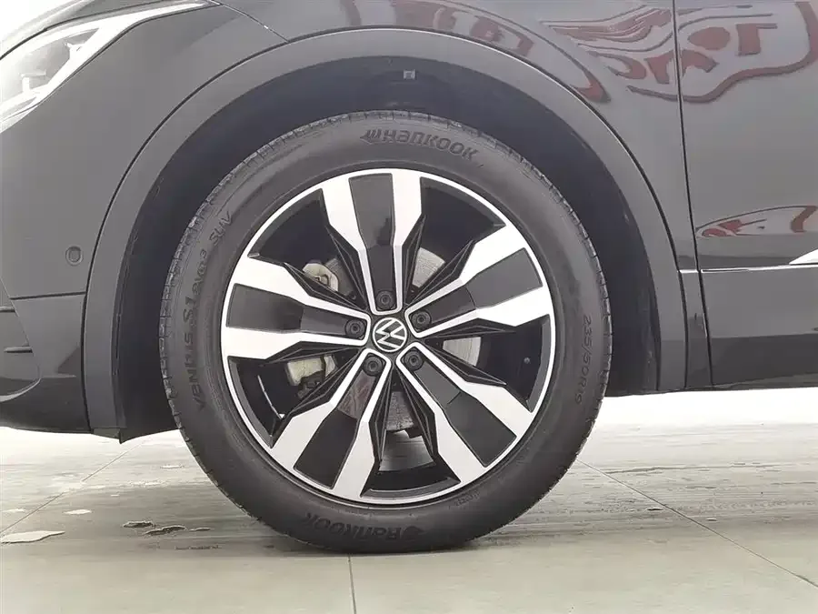 Volkswagen Tiguan L Tiguan L 2024 330TSI Automatic 2WD R-Line Enjoy Edition 2024 — миниатюра 5