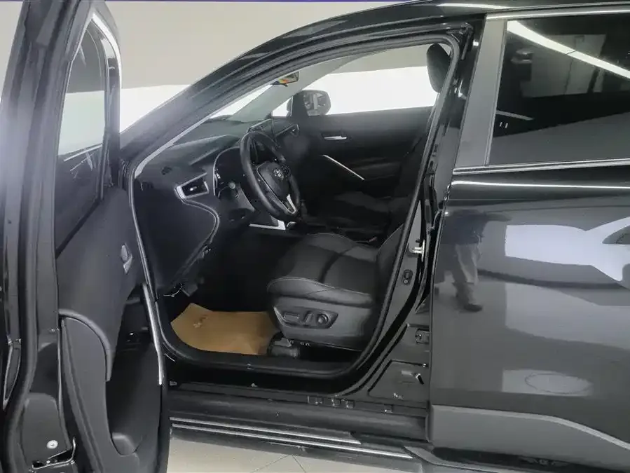 Toyota Frontlander Fenglanda 2022 2.0L CVT Luxury Edition 2022 — миниатюра 3