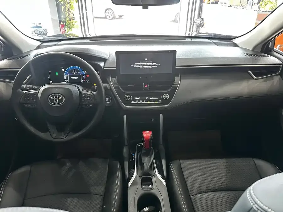 Toyota Corolla Corolla Sharp 2024 2.0L Elite Edition 2025 — миниатюра 3