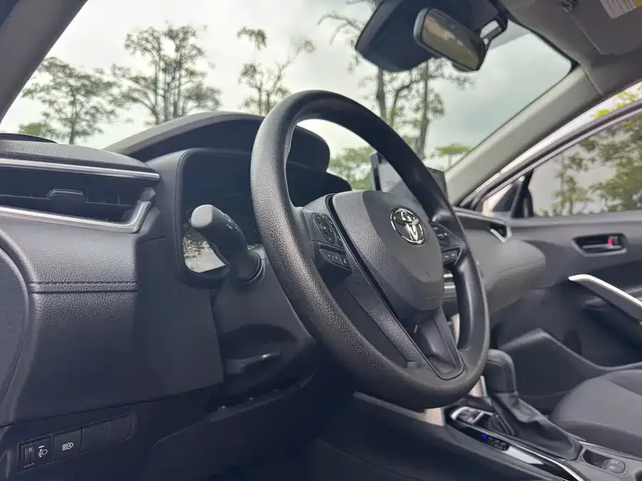 Toyota Corolla Corolla Sharp 2024 2.0L Intelligent Electric Hybrid Dual Engine Pioneer Edition 2025 — миниатюра 2