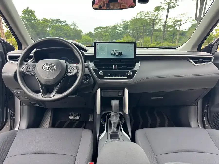 Toyota Corolla Corolla Sharp 2024 2.0L Intelligent Electric Hybrid Dual Engine Pioneer Edition 2025 — миниатюра 3