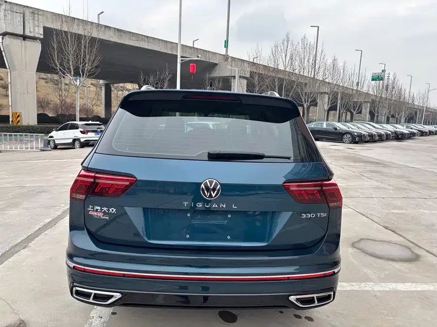 Volkswagen Tiguan L Tiguan L 2023 330TSI Automatic 2WD R-Line Enjoy Edition 2022 — миниатюра 4