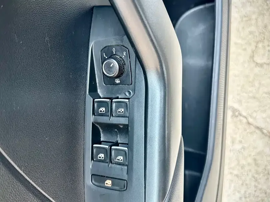 Volkswagen Tacqua Tanying 2021 200TSI DSG Yuezhi Connected Edition 2022 — миниатюра 5
