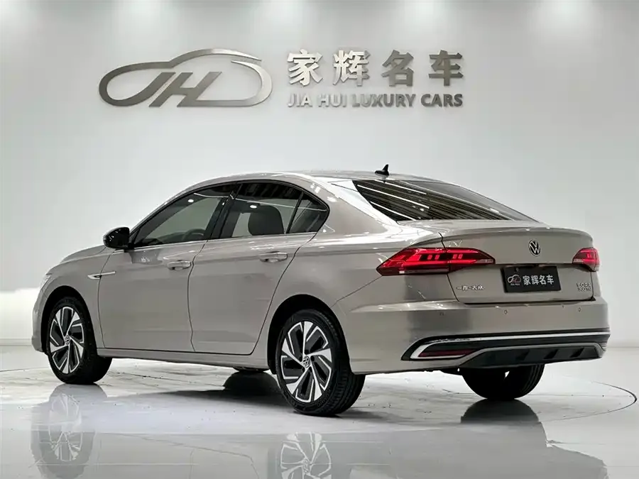 Volkswagen Bora Bora 2023 300TSI DSG Premium Edition 2023 — миниатюра 2