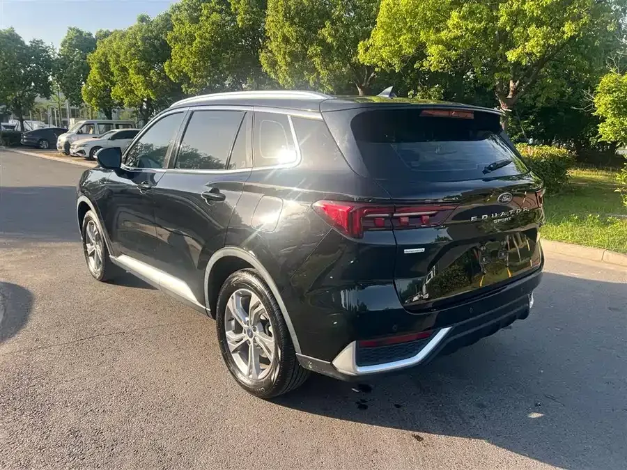 Ford Lingrui 2023 EcoBoost 170 Platinum Edition 2023 — миниатюра 4