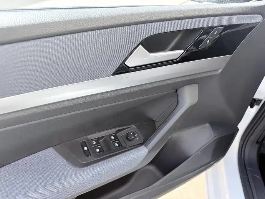 Volkswagen Lavida Lavida 2023 1.5L automatic Deyi version 2022 — миниатюра 3