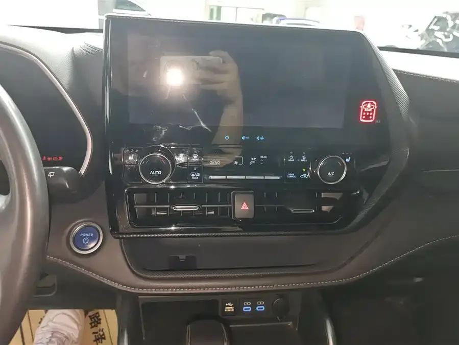 Toyota Crown Land Crown Land 2022 2.5L HEV 4WD Premium Edition 2022 — миниатюра 4