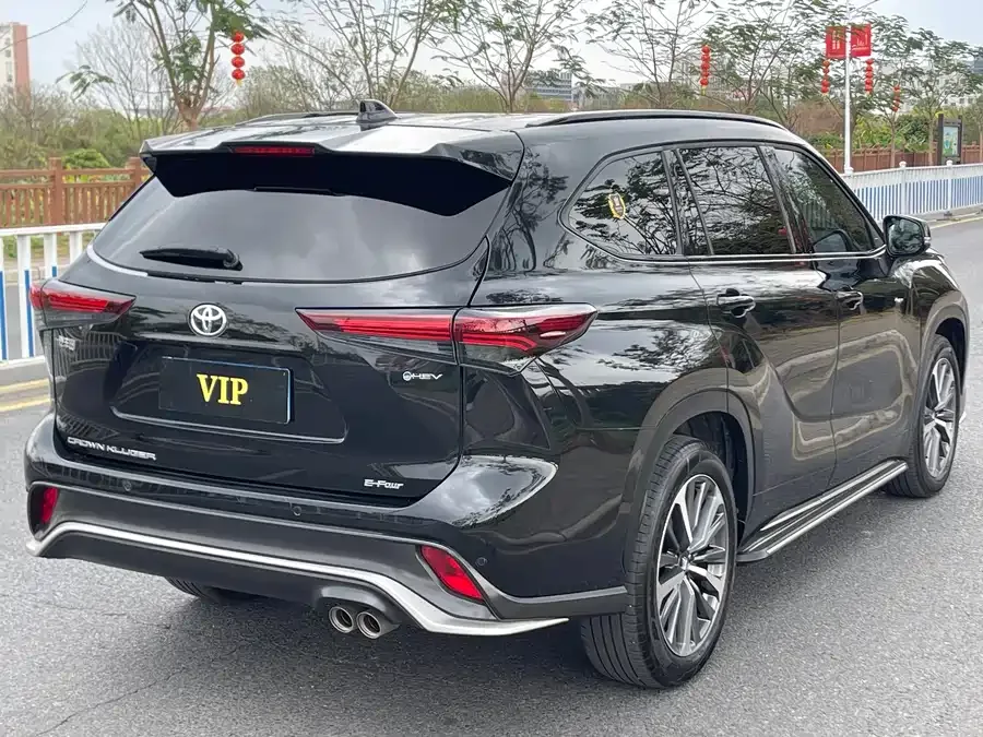 Toyota Crown Land Crown Land 2024 2.5L HEV 4WD Premium Edition 2024 — миниатюра 2