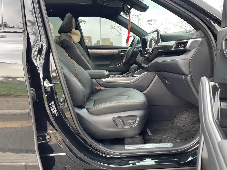 Toyota Crown Land Crown Land 2024 2.5L HEV 4WD Premium Edition 2024 — миниатюра 3