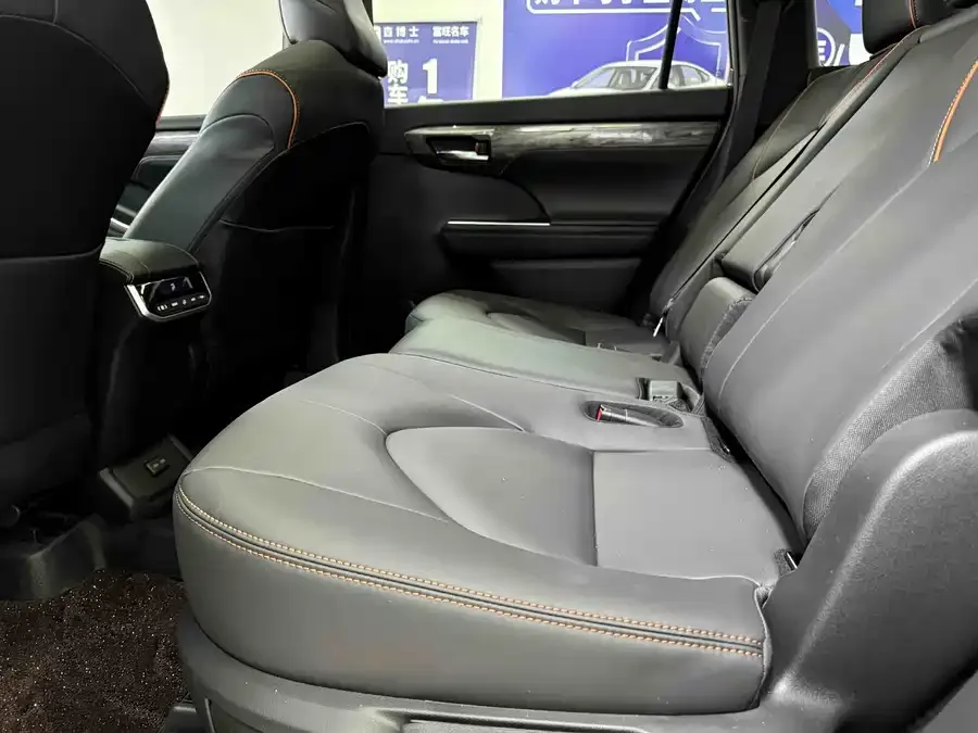 Toyota Crown Land Crown Land 2024 2.5L HEV 4WD Premium Edition 2024 — миниатюра 3