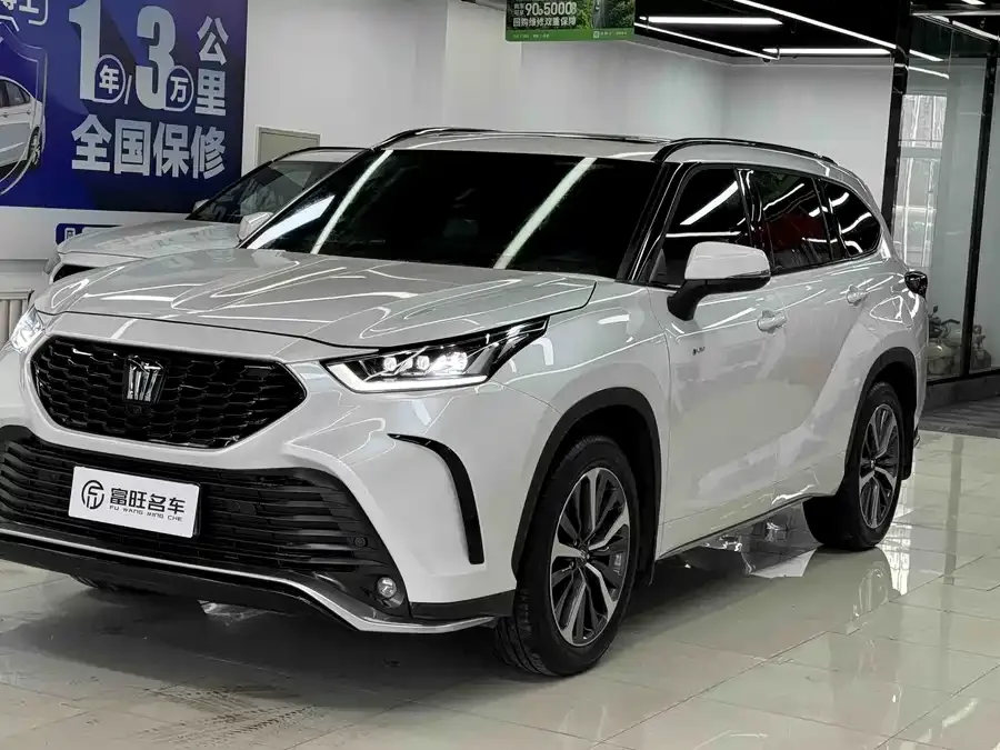 Toyota Crown Land 2024