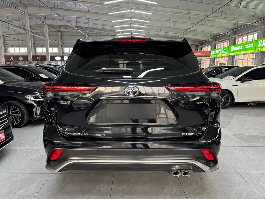 Toyota Crown Land Crown Land 2024 2.5L HEV 4WD Deluxe Edition 2024 — миниатюра 2