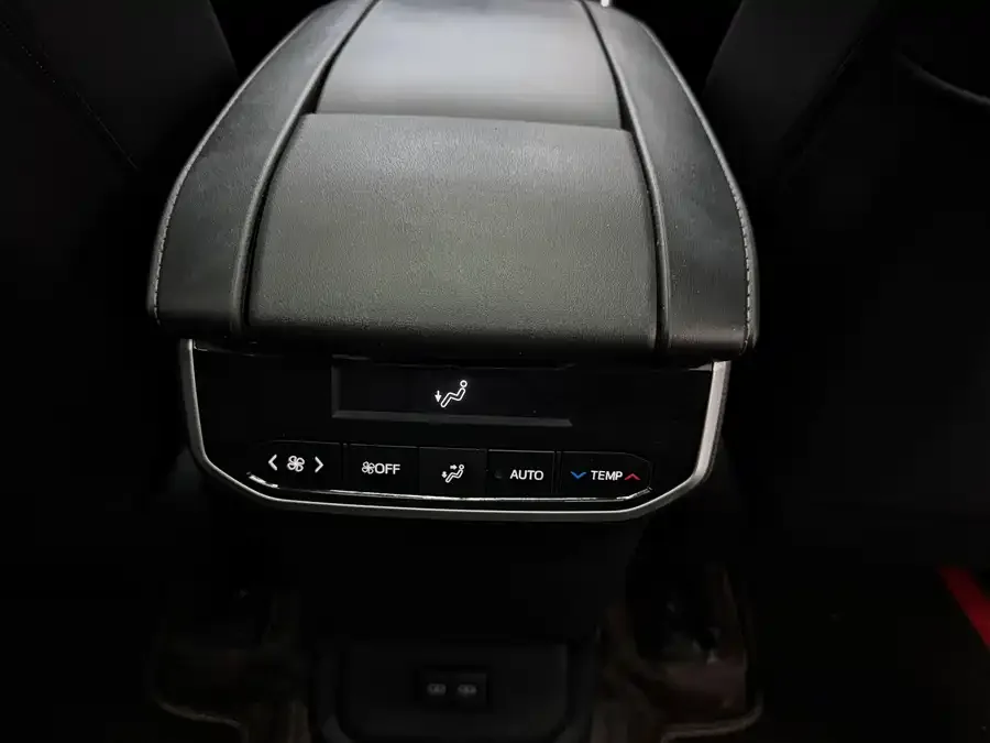 Toyota Crown Land Crown Land 2024 2.5L HEV 4WD Deluxe Edition 2024 — миниатюра 5
