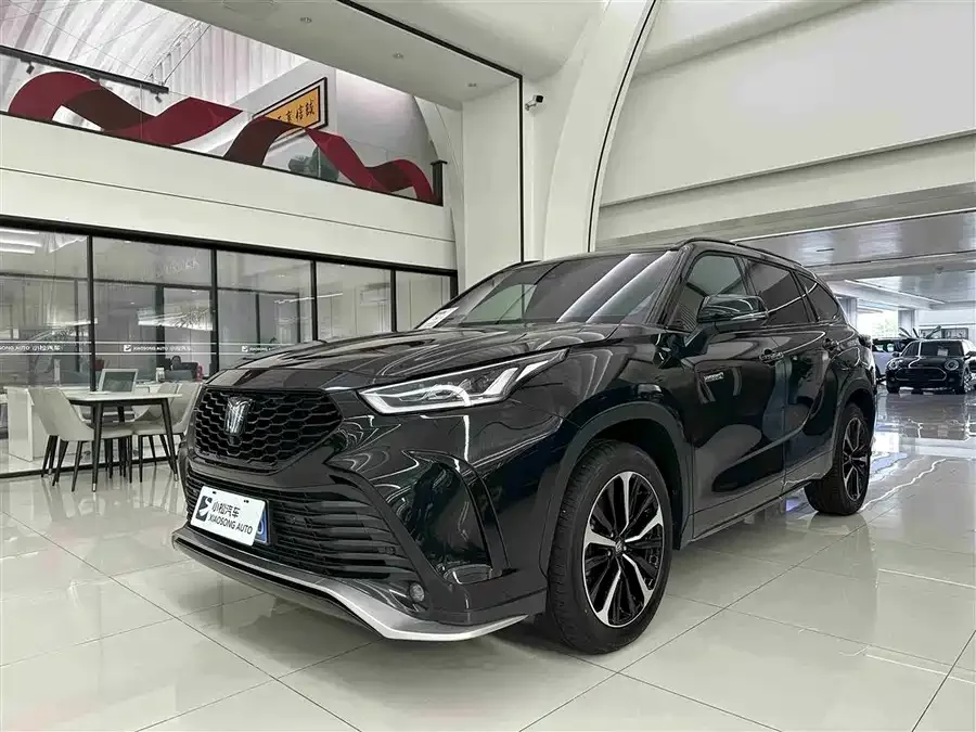 Toyota Crown Land 2024