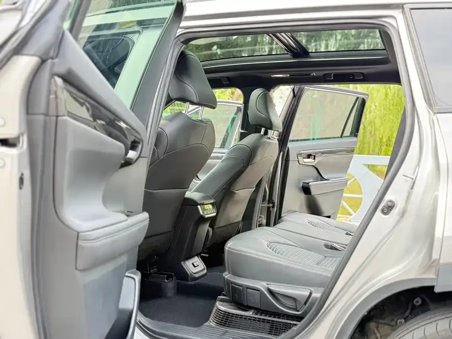 Toyota Crown Land Crown Land 2023 2.5L HEV 4WD Deluxe Edition 2023 — миниатюра 3